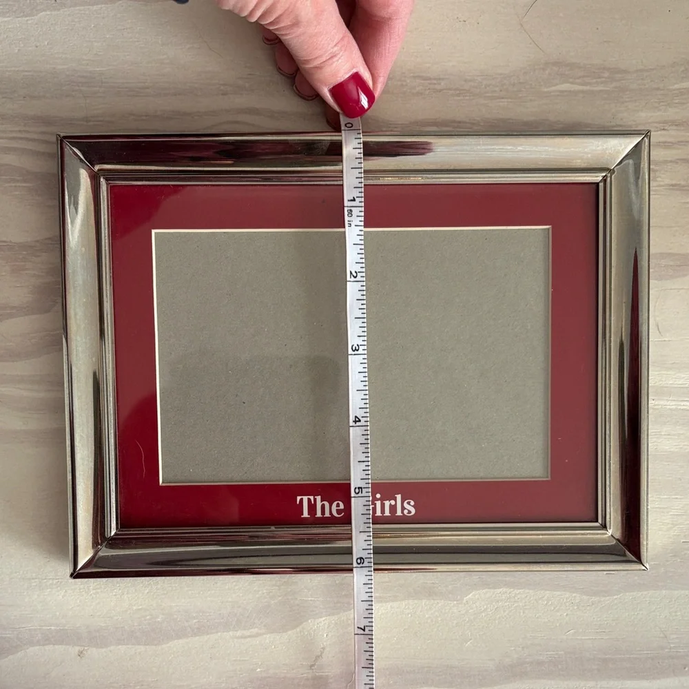 VTG Silver Metallic‎ 5x7 Picture Frame w/ Red 